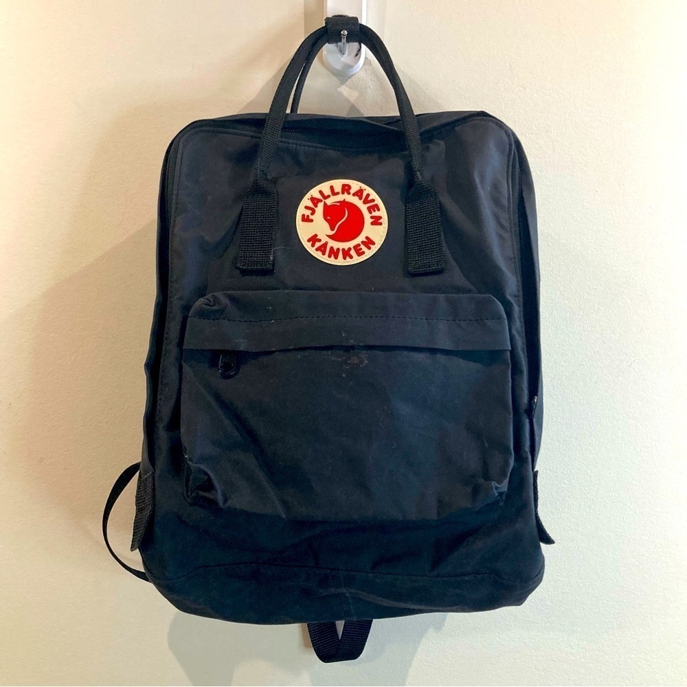 FJALLRAVEN KANKEN Classic Vynilon Fabric Main and Front Pocket Backpack